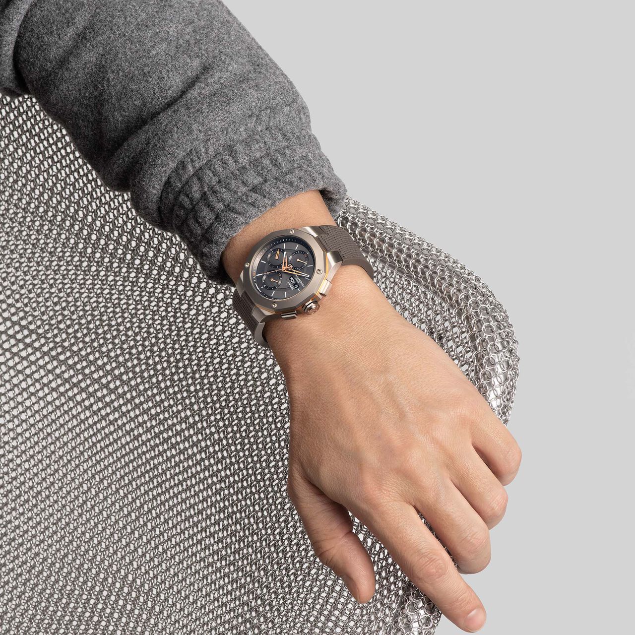 Baume & Mercier M0A10722 Riviera Automatic Chronograph 43 mm Stainless Steel On Model image number 4